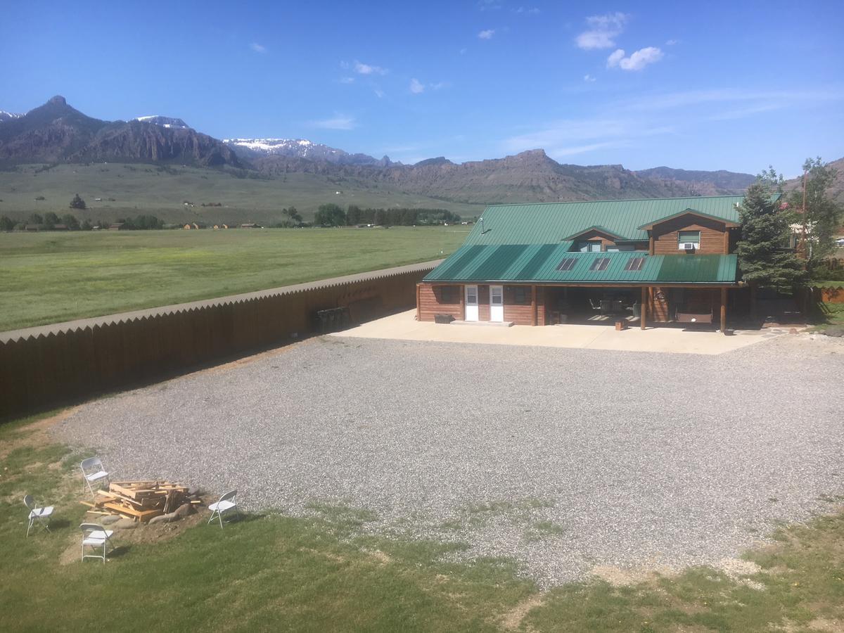 Yellowstone Valley Vacation Lodge Cody Exterior photo